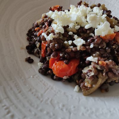 Lentilles beluga, aubergines et tomates confites 