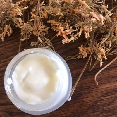 Crème surgrasse simpliste visage et corps au jasmin du jardin et émulsifiant végétal local