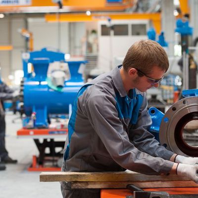 Non, le Travail n'intègre pas, au contraire!