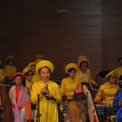 Lá thư gửi các cánh phượng ở xa khắp nơi