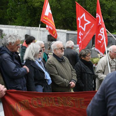 Cimetière de Huelgoat: cérémonie d'hommage à Fernand Jacq, le docteur des pauvres d'Huelgoat et militant et élu communiste, dirigeant régional du Parti communiste, fusillé par les Nazis en décembre 1941