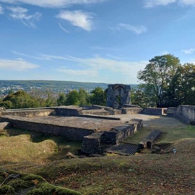 Au cœur d’une évolution du langage: le château de Montrond (Cher)