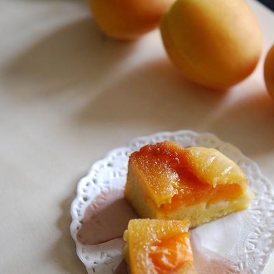 Gateau caramélisé aux abricots